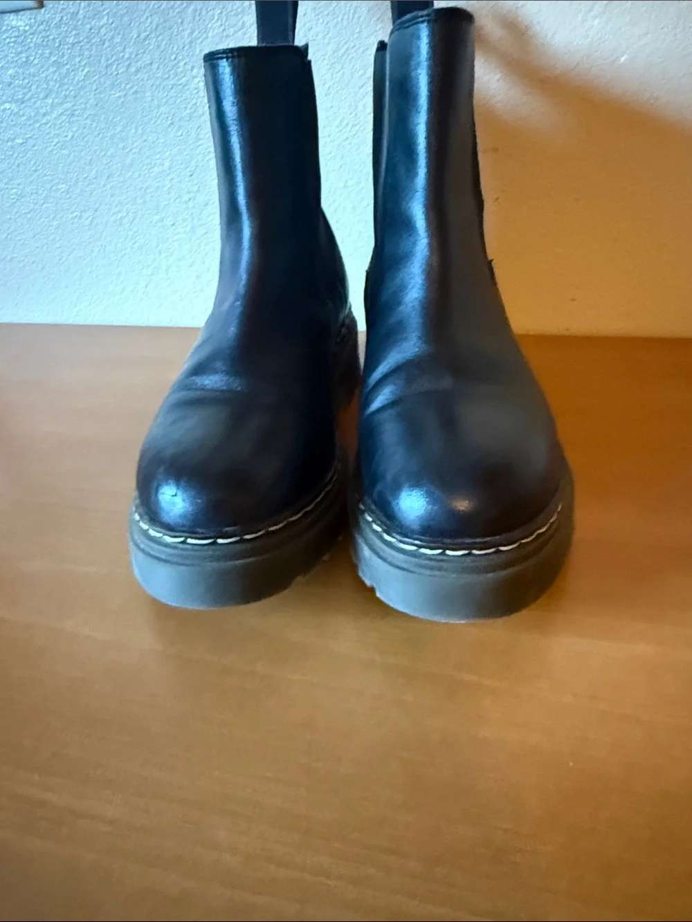 Roolee sleek black